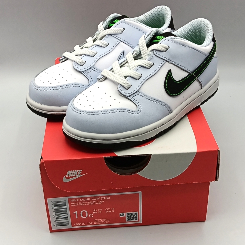 Nike Dunk Low (TDE) Boys Shoes Various Sizes Football Grey NEW - Picture 10 of 10